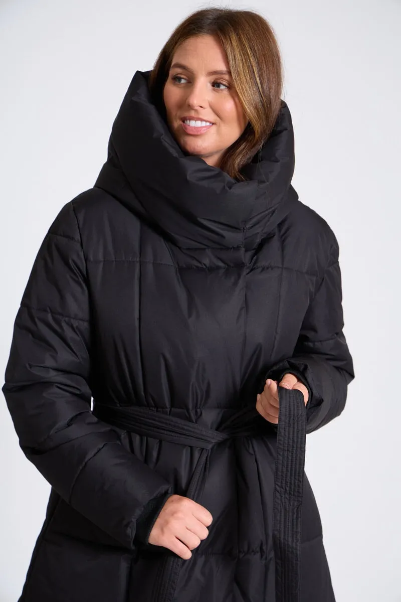 BLACK QUILTED LONGLINE BELTED HOODED COAT