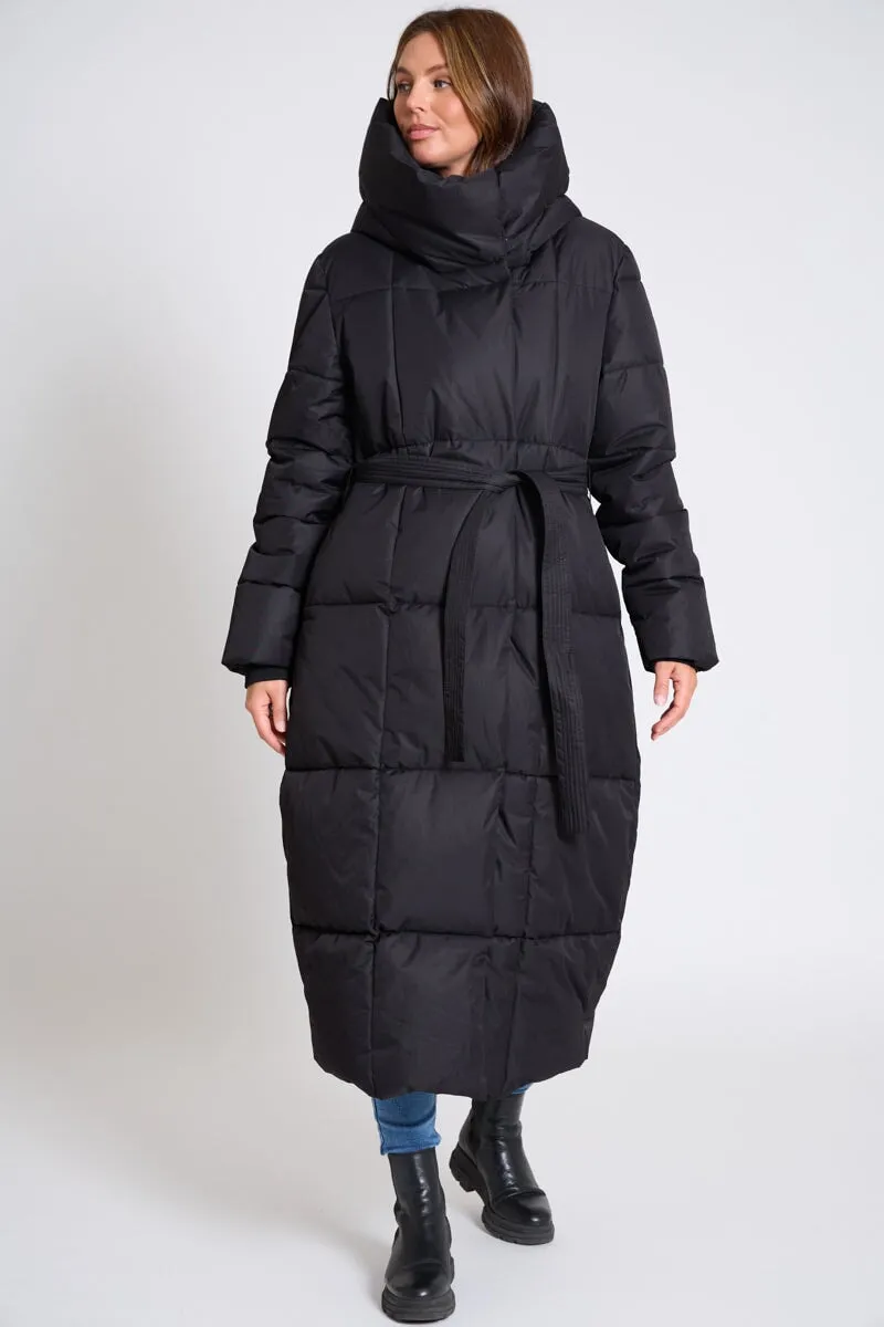 BLACK QUILTED LONGLINE BELTED HOODED COAT