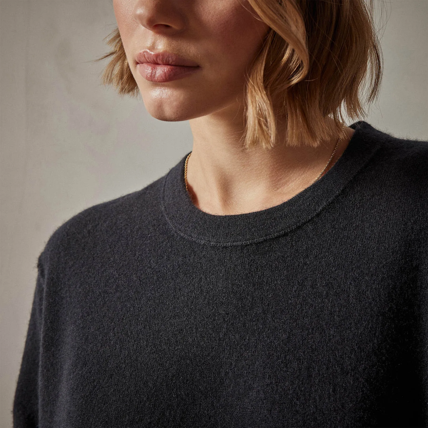 Cashmere Boxy Crew - Black