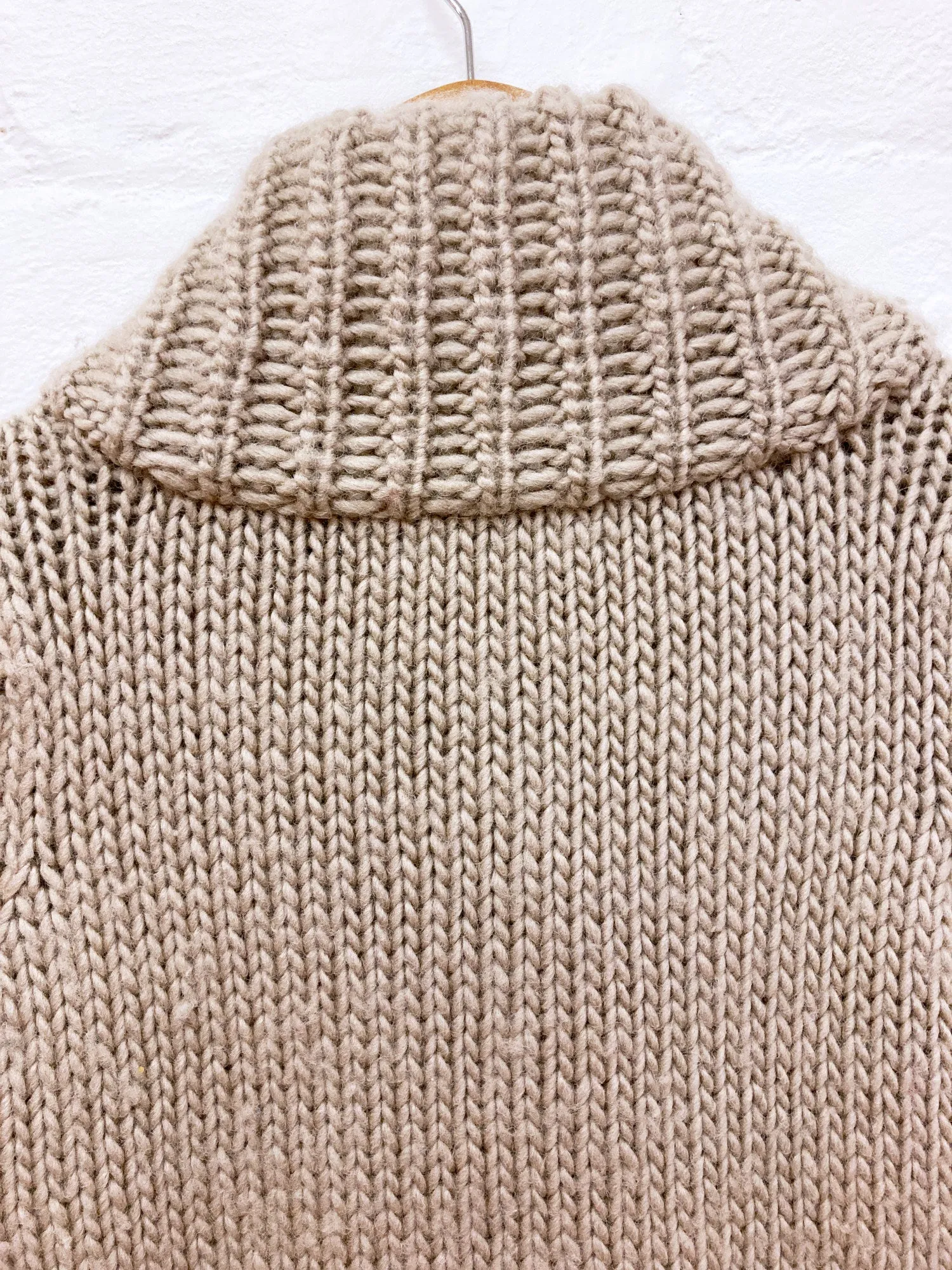 Cosmic Wonder 1990s-2000s beige wool shawl collar jumper with big plastic button