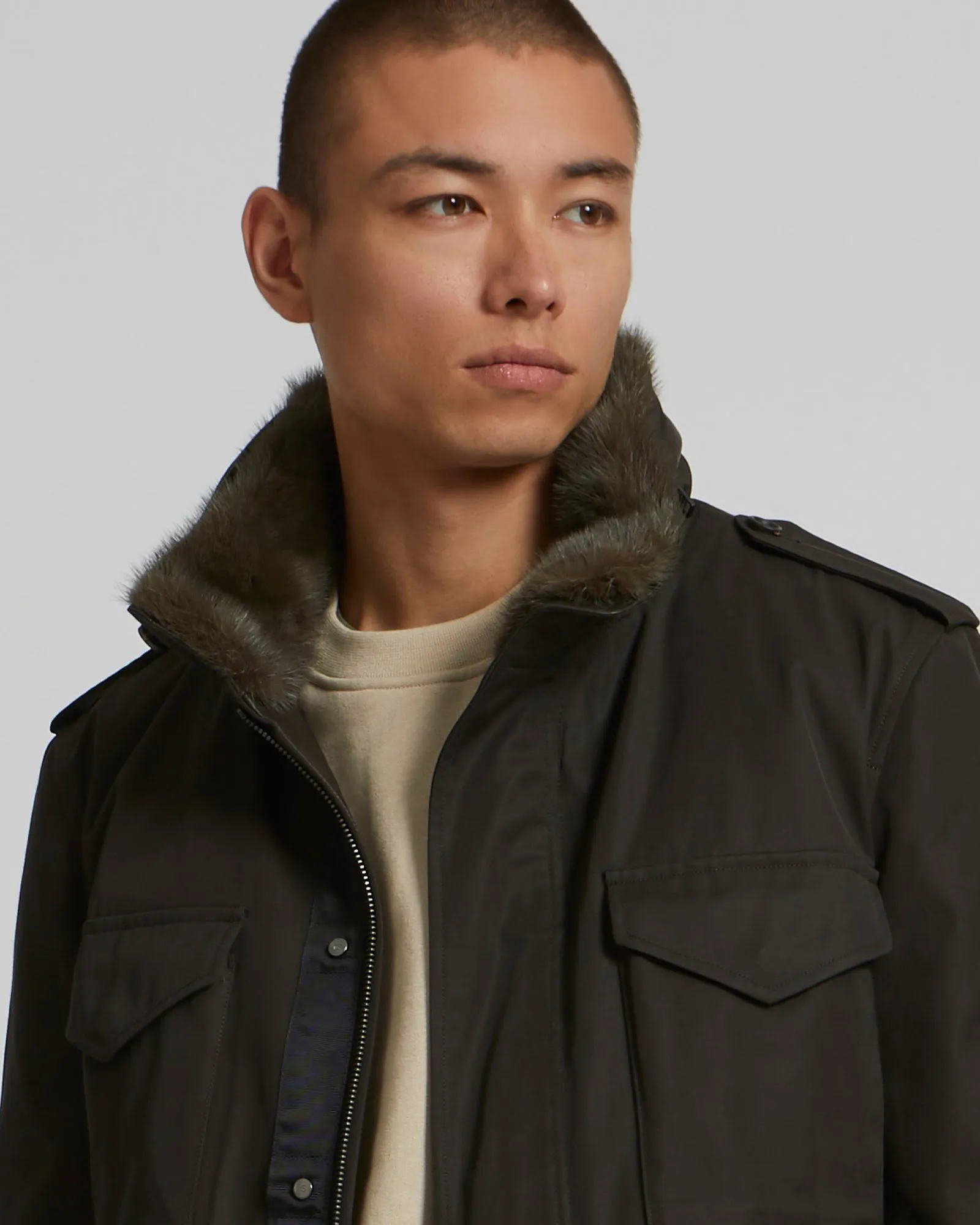 Field jacket en gabardine technique avec col en vison