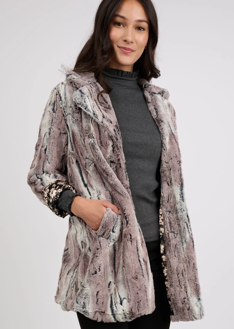 Ivy Jane 130200 Faux Mountain Fox Fur Coat