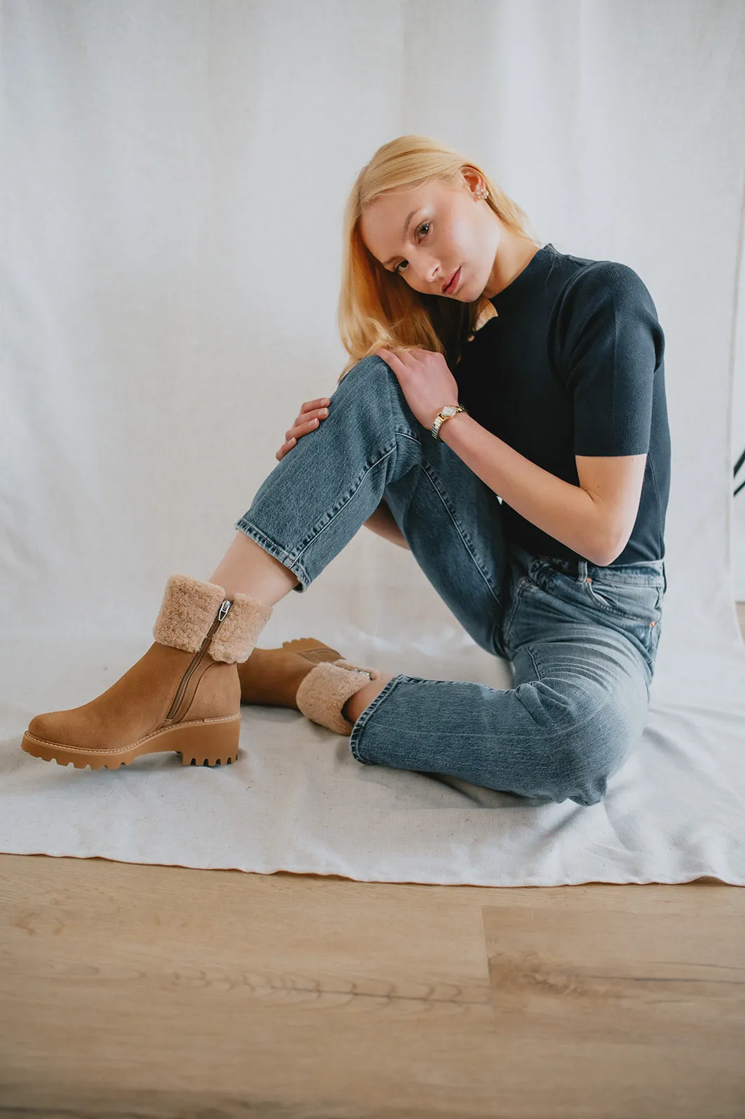 The Jonnie Short Sleeve Sweater - Navy